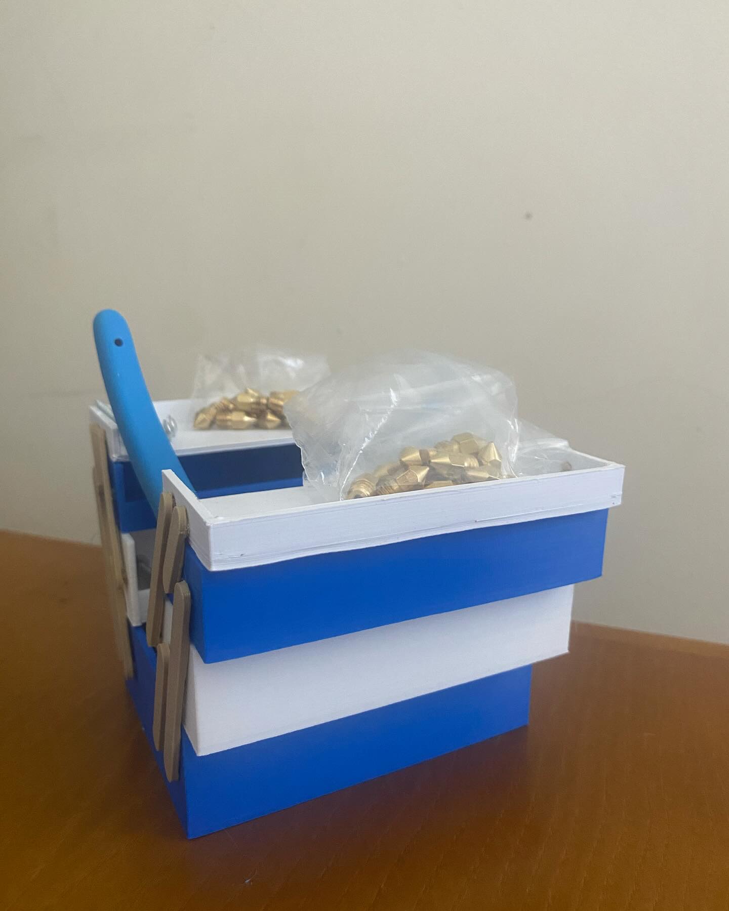 Caixa de ferramentas com 5 gavetas 2